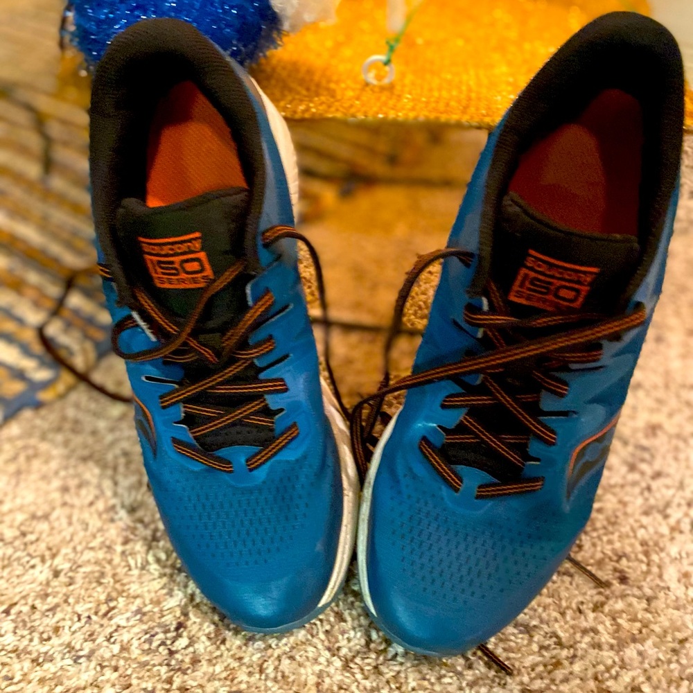 Saucony boys shoes!
